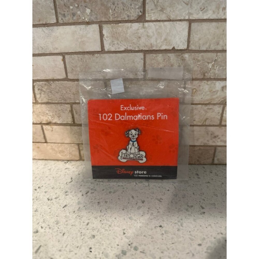 NEW Disney‎ Store Exclusive collectible 2000 movie 102 Dalmatians Hat Lapel Pin